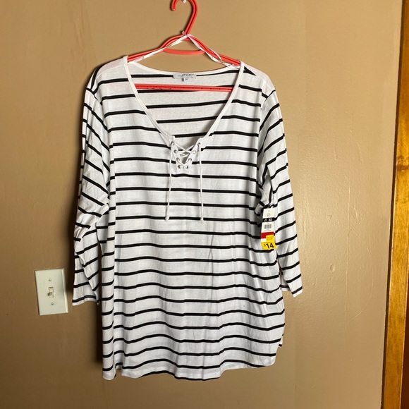 Plus size shirt - Picture 2 of 2